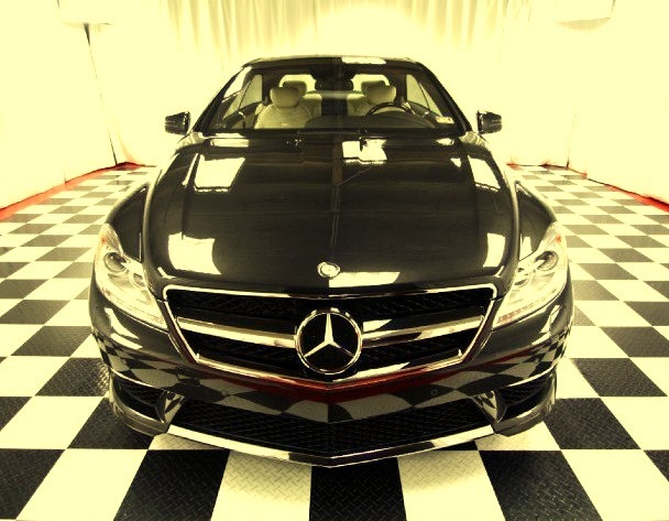 Black Showroom Mercedes