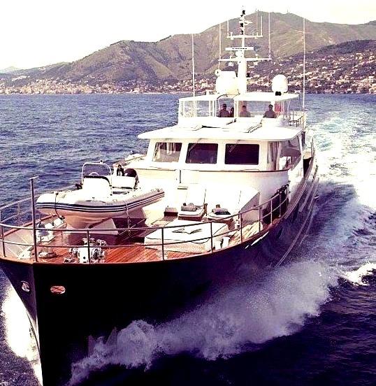 Super Luxury Yacht